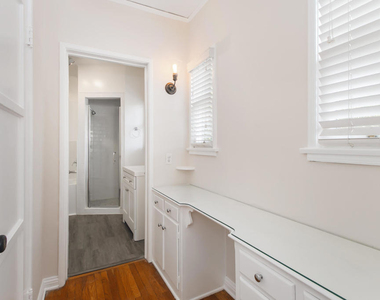 1726 N Vista Street - Photo Thumbnail 15