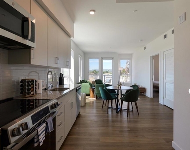 18900 Parthenia Street - Photo Thumbnail 14