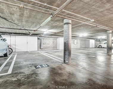 101 Scholz Plaza - Photo Thumbnail 21