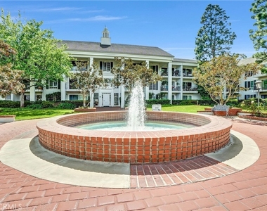 101 Scholz Plaza - Photo Thumbnail 20