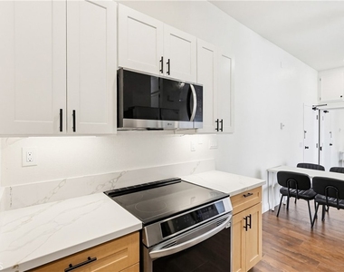 8328 Regents Road - Photo Thumbnail 11