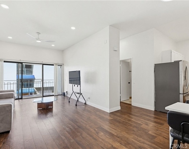 8328 Regents Road - Photo Thumbnail 3
