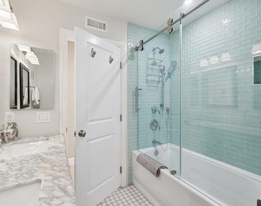 1767 Woodbine Place - Photo Thumbnail 31