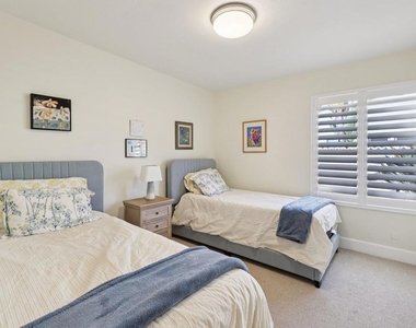 1767 Woodbine Place - Photo Thumbnail 27