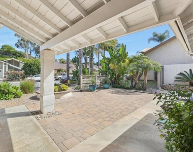 1767 Woodbine Place - Photo Thumbnail 2
