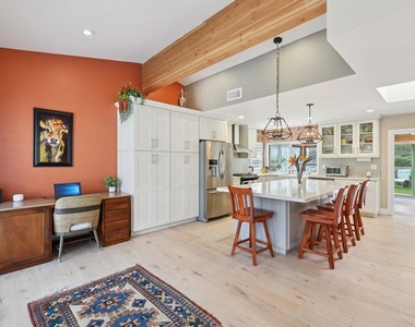 1767 Woodbine Place - Photo Thumbnail 13