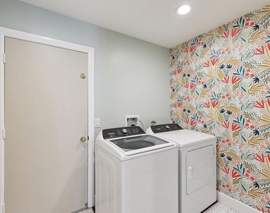 1767 Woodbine Place - Photo Thumbnail 35