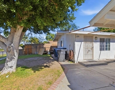8894 Indiana Avenue - Photo Thumbnail 13