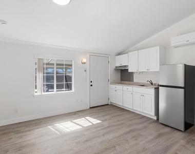 8894 Indiana Avenue - Photo Thumbnail 7