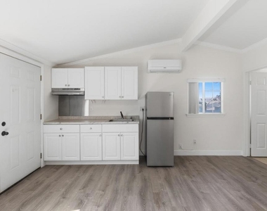 8894 Indiana Avenue - Photo Thumbnail 9