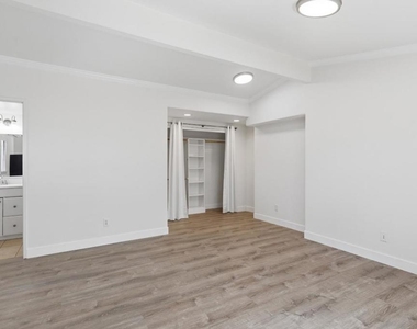 8894 Indiana Avenue - Photo Thumbnail 10