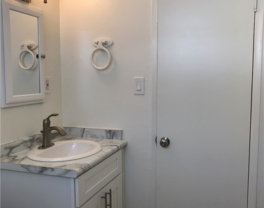 12081 Marigold Avenue - Photo Thumbnail 10