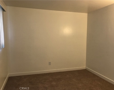 12081 Marigold Avenue - Photo Thumbnail 6