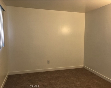 12081 Marigold Avenue - Photo Thumbnail 13