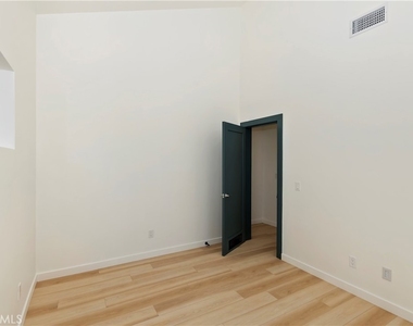 441 Oriole Drive - Photo Thumbnail 28
