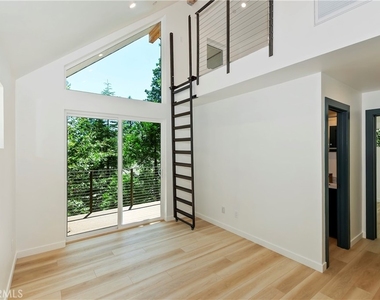 441 Oriole Drive - Photo Thumbnail 37