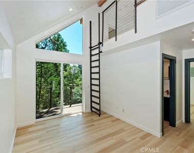 441 Oriole Drive - Photo Thumbnail 2