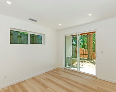 441 Oriole Drive - Photo Thumbnail 18