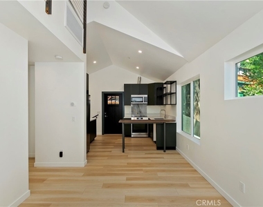 441 Oriole Drive - Photo Thumbnail 13