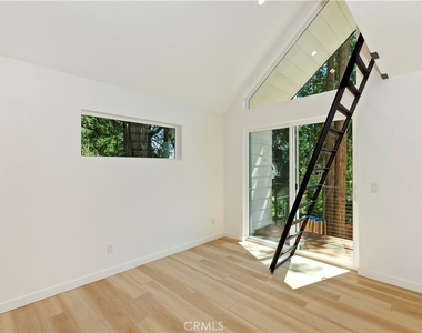 441 Oriole Drive - Photo Thumbnail 12