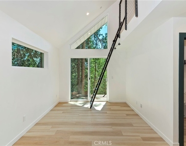 441 Oriole Drive - Photo Thumbnail 10