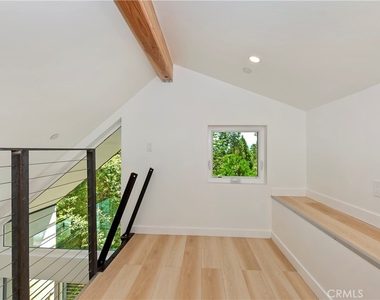 441 Oriole Drive - Photo Thumbnail 25