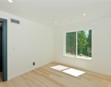 441 Oriole Drive - Photo Thumbnail 22