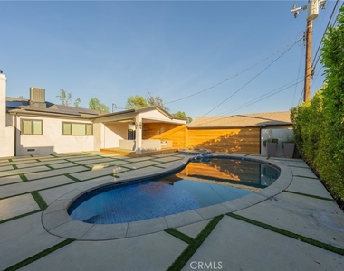 7719 Rhodes - Photo Thumbnail 9