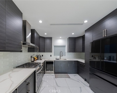 7719 Rhodes - Photo Thumbnail 7