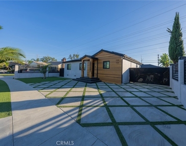 7719 Rhodes - Photo Thumbnail 2