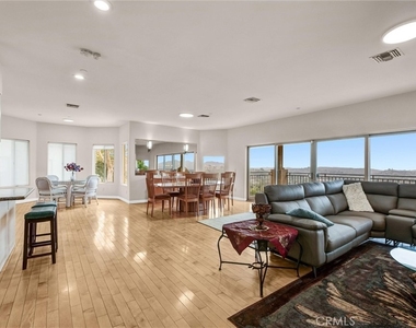 876 Harrington - Photo Thumbnail 15