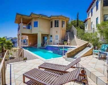876 Harrington - Photo Thumbnail 2