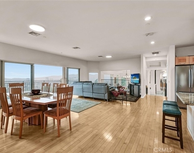 876 Harrington - Photo Thumbnail 17