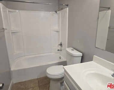 4929 Lynnfield Street - Photo Thumbnail 6