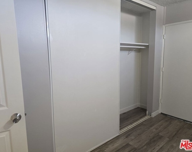 4929 Lynnfield Street - Photo Thumbnail 4