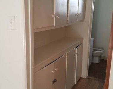 939 N Stanley Avenue - Photo Thumbnail 4