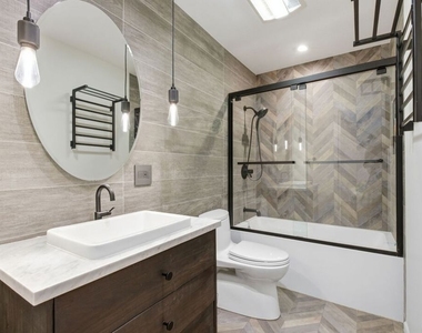 9820 Yoakum Drive - Photo Thumbnail 15