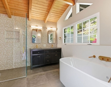 9820 Yoakum Drive - Photo Thumbnail 10