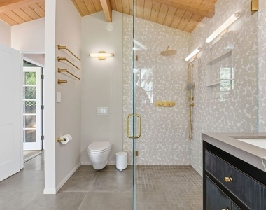 9820 Yoakum Drive - Photo Thumbnail 11