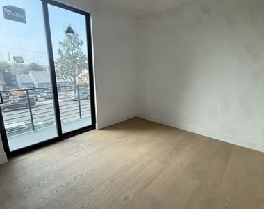 3846 Bentley Avenue - Photo Thumbnail 6