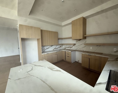 3846 Bentley Avenue - Photo Thumbnail 11