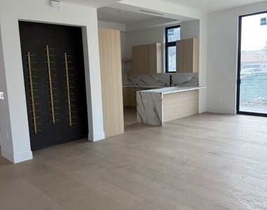 3846 Bentley Avenue - Photo Thumbnail 1