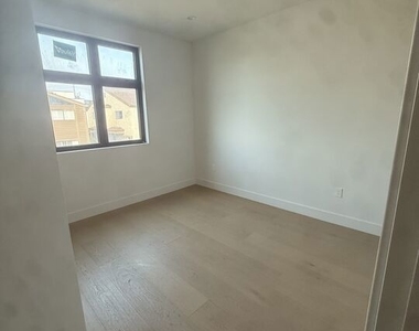 3846 Bentley Avenue - Photo Thumbnail 5