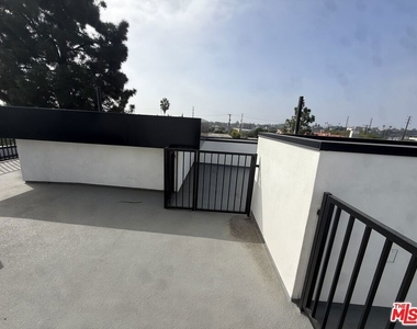 3846 Bentley Avenue - Photo Thumbnail 10
