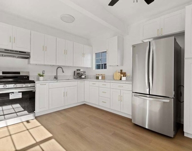 1125 S Lake Street - Photo Thumbnail 4