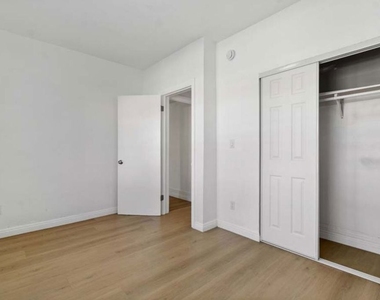 1125 S Lake Street - Photo Thumbnail 11