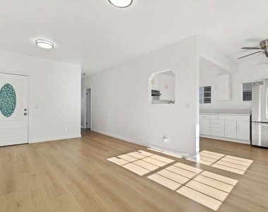 1125 S Lake Street - Photo Thumbnail 5