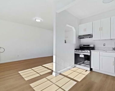 1125 S Lake Street - Photo Thumbnail 7