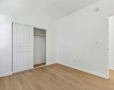 1125 S Lake Street - Photo Thumbnail 13