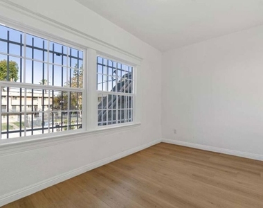 1125 S Lake Street - Photo Thumbnail 12